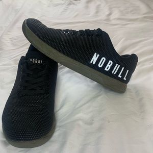 Men’s 6/ Women’s 7.5 Black NOBULLS.